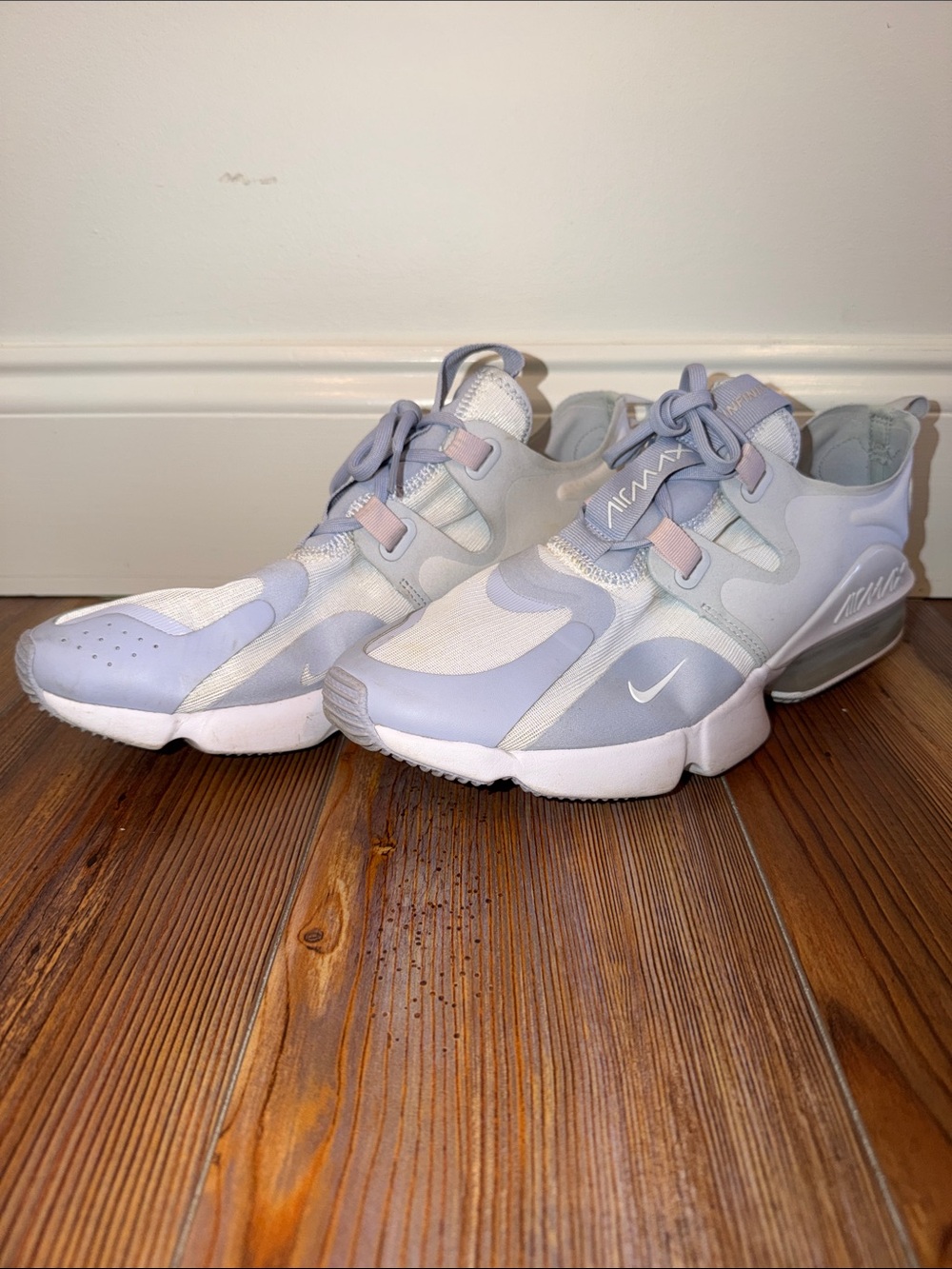 Nike Air Max Infinity Sneakers in Lavender Pink and White